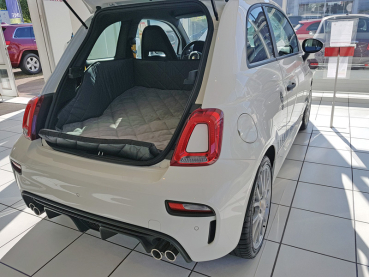 Schondecke Hund Fiat 500 Abarth 595 umgelegte Rückbank Hundetransport Kofferraum