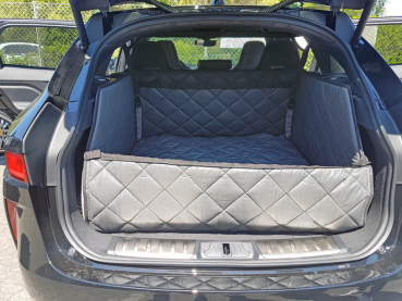 Schondecke Hund Jaguar F-Pace Hundetransport