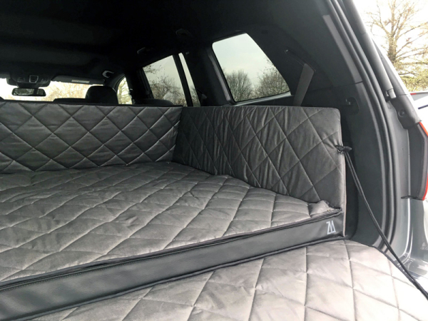 Schondecke Hund Mercedes Benz GLS Hundetransport